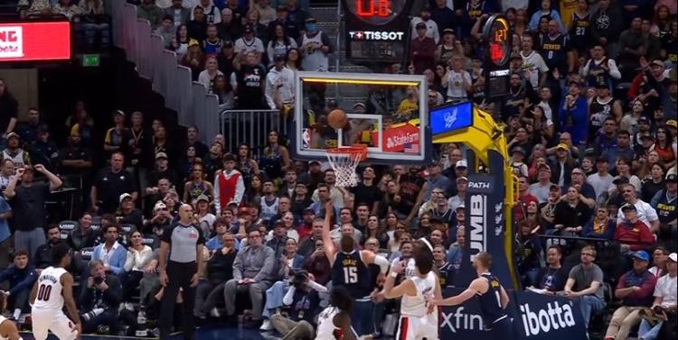 世界杯高清直播软件-尽在掌握！约基奇出手后还有0.1秒 极限压哨命中帮助球队占据主动