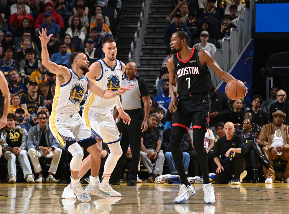 世界杯官方软件安装-杜兰特31+8+8库里复出29分错失绝杀 火箭1分险胜勇士